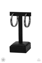Load image into Gallery viewer, Paparazzi GLITZY By Association - Black