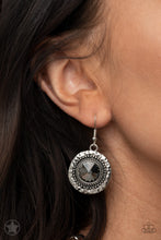 Load image into Gallery viewer, Paparazzi Global Glamour - Silver