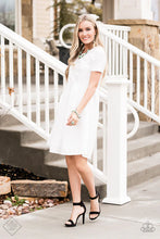 Load image into Gallery viewer, Paparazzi Glimpses of Malibu - Complete Trend Blend
