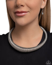 Load image into Gallery viewer, Paparazzi Subtle Selfie - Silver
