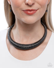 Load image into Gallery viewer, Paparazzi Subtle Selfie - Black
